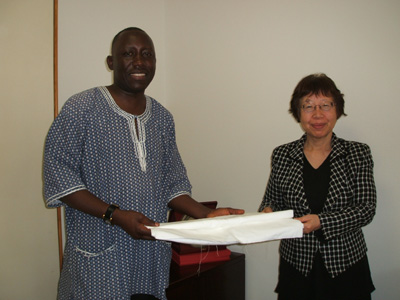 Embassy of the Republic of Sudan: We presented cotton sheeting for the painting.