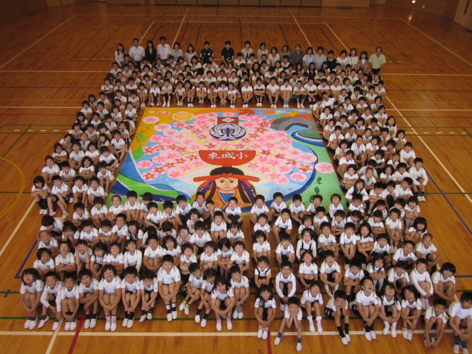 The Biggest Painting in the World 2020 Shobara was completed at Tojo Primary School in Shobara City, Hiroshima Prefecture.