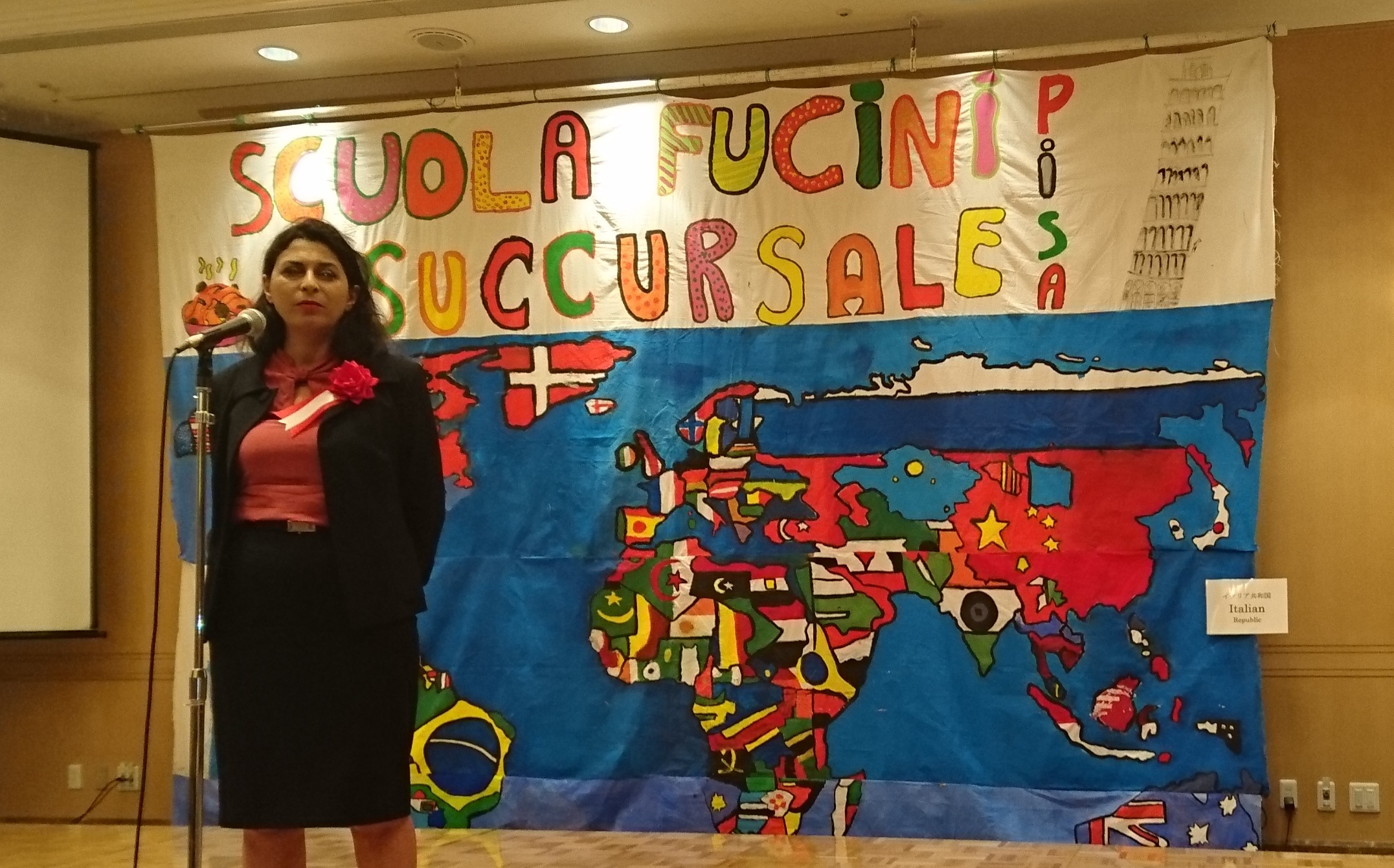The Ambassador's wife gave a speech in front of the Biggest Painting in the World 2020 Italy.